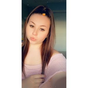 Meet your Posher, Destinee